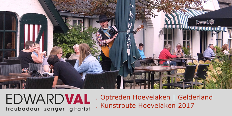 2017 Kunstroute-Hoevelaken-Optreden-mobiele-zanger-gitarist-entertainer-Edward-Val-boeken-Rondlopende-muzikant-inhuren-Leuke-liedjeszanger-met-gitaar-Akoestisch-optreden-troubadour