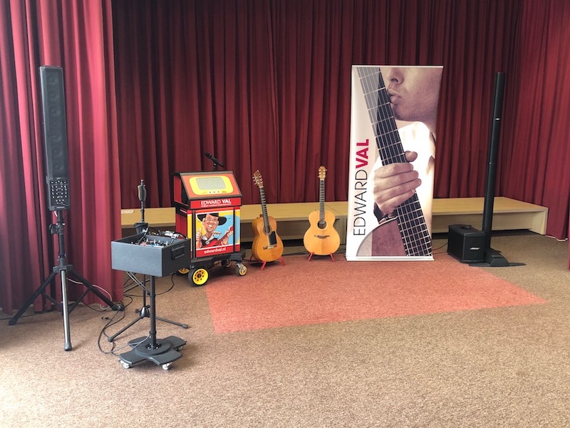 Concert Troubadour Edward Val Bibliotheek Nijkerk