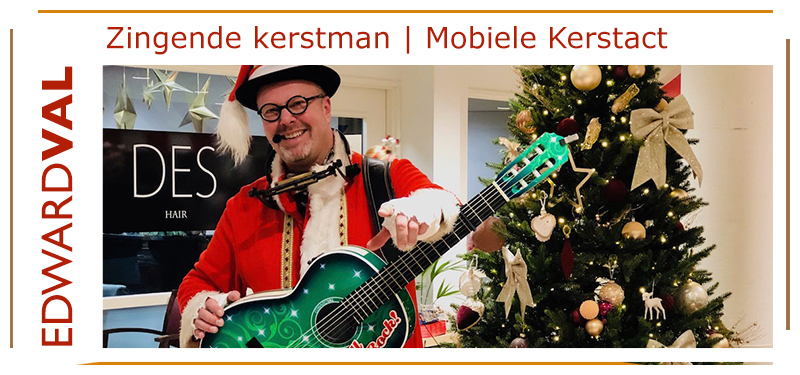 Zingende kerstman met gitaar senioren Ouderen zorglocatie kerst in de zorg muzikale kerstact boeken inhuren